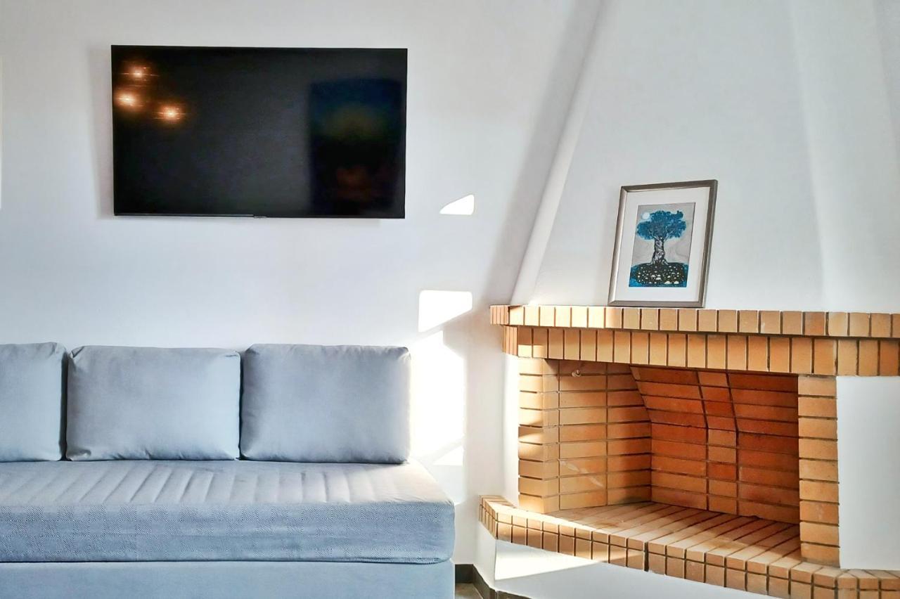 Sea Lilies Suites Plaka  Bagian luar foto