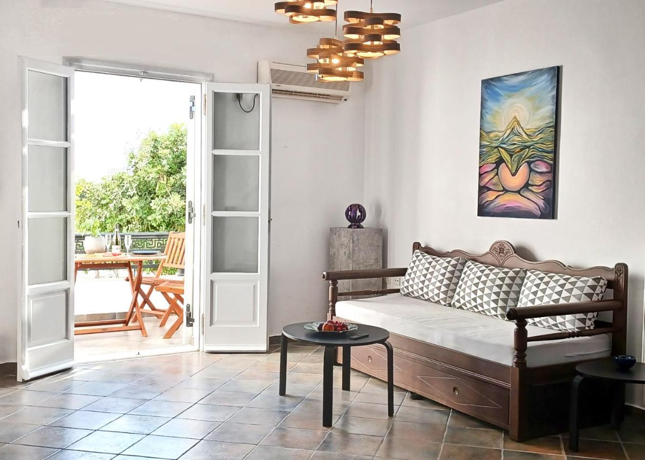 Sea Lilies Suites Plaka  Bagian luar foto