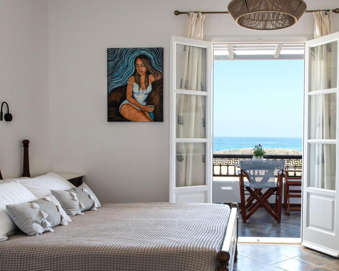 Sea Lilies Suites Plaka  Bagian luar foto