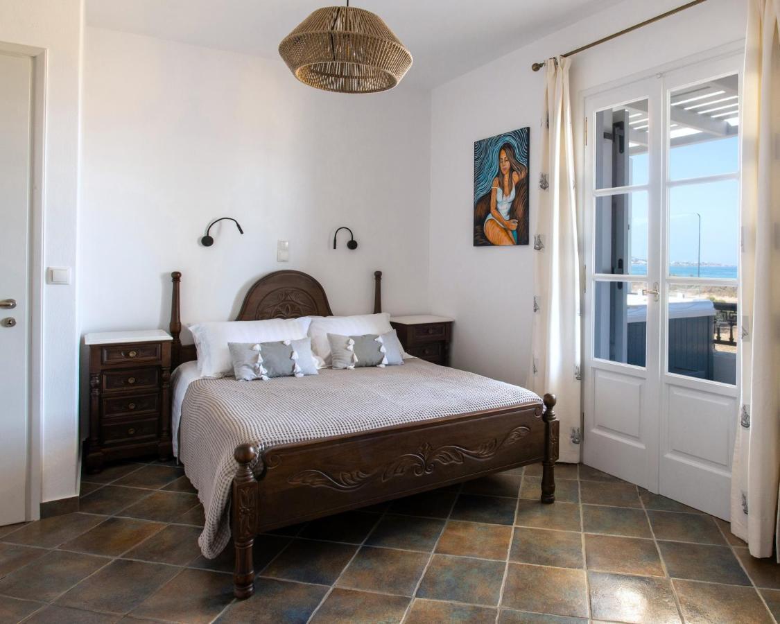 Sea Lilies Suites Plaka  Bagian luar foto