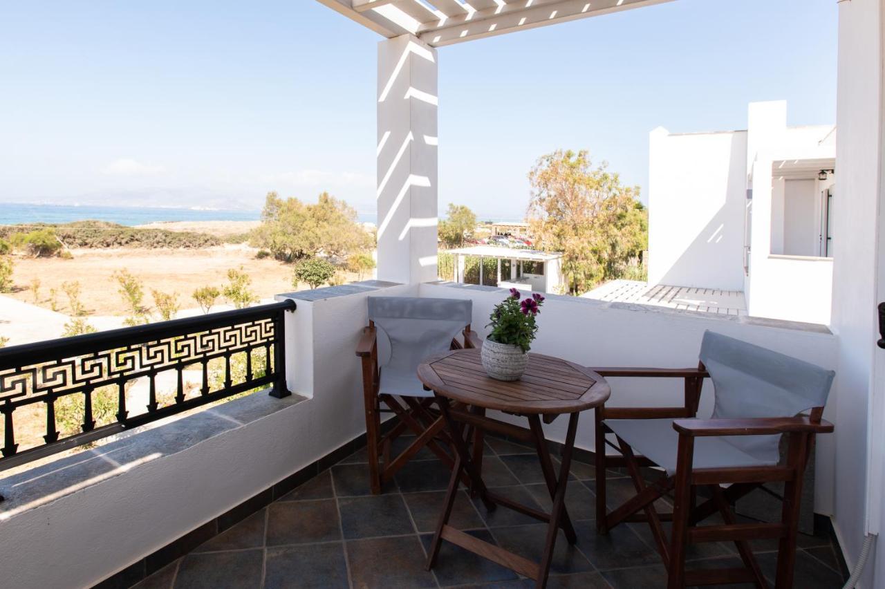 Sea Lilies Suites Plaka  Bagian luar foto
