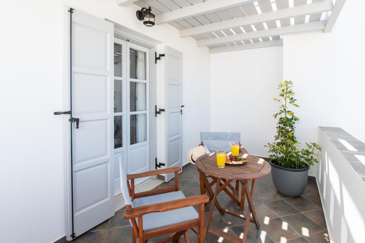 Sea Lilies Suites Plaka  Bagian luar foto