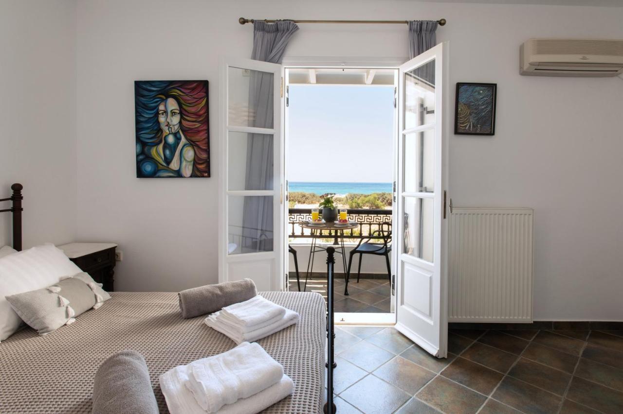 Sea Lilies Suites Plaka  Bagian luar foto