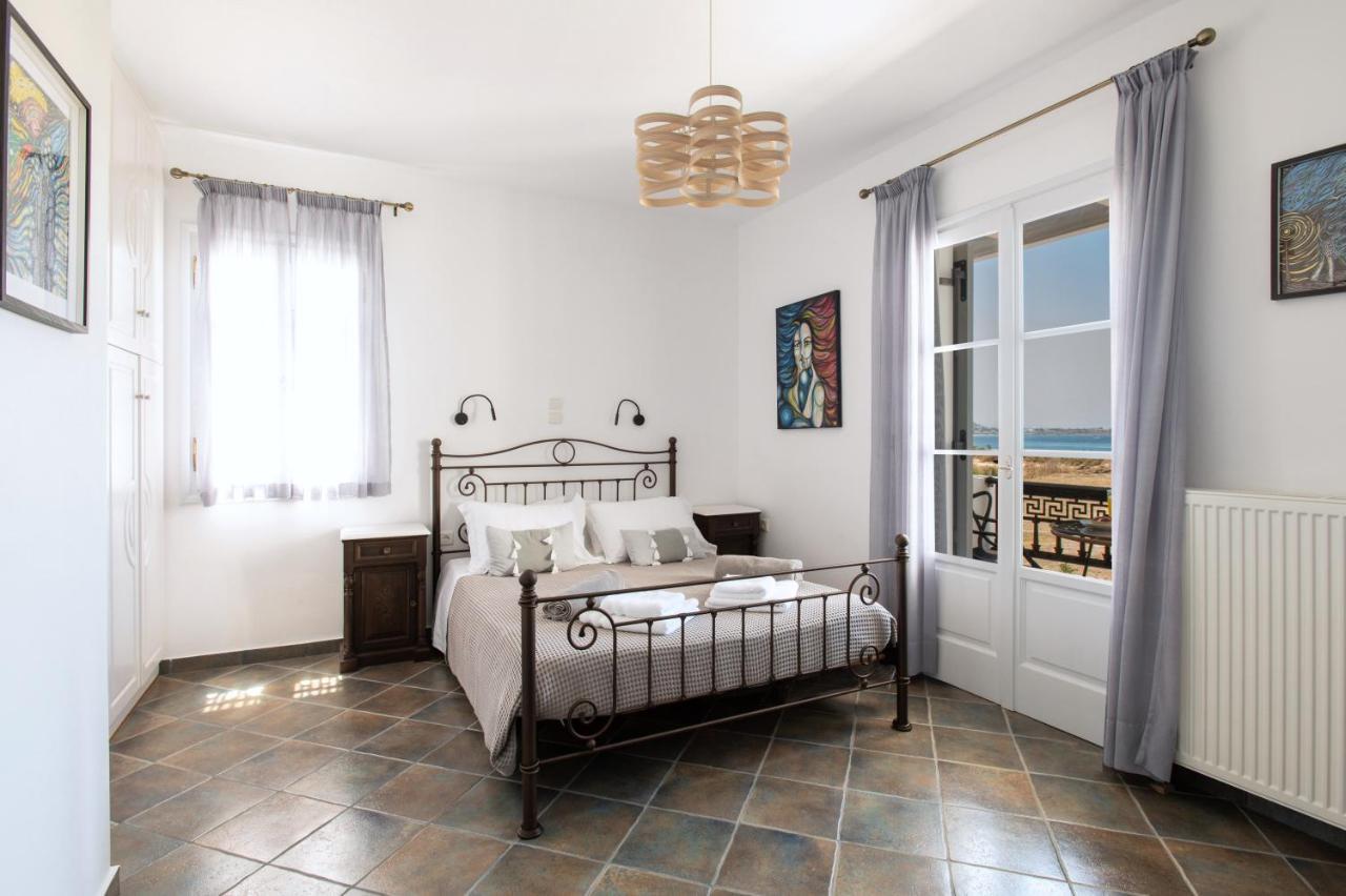Sea Lilies Suites Plaka  Bagian luar foto