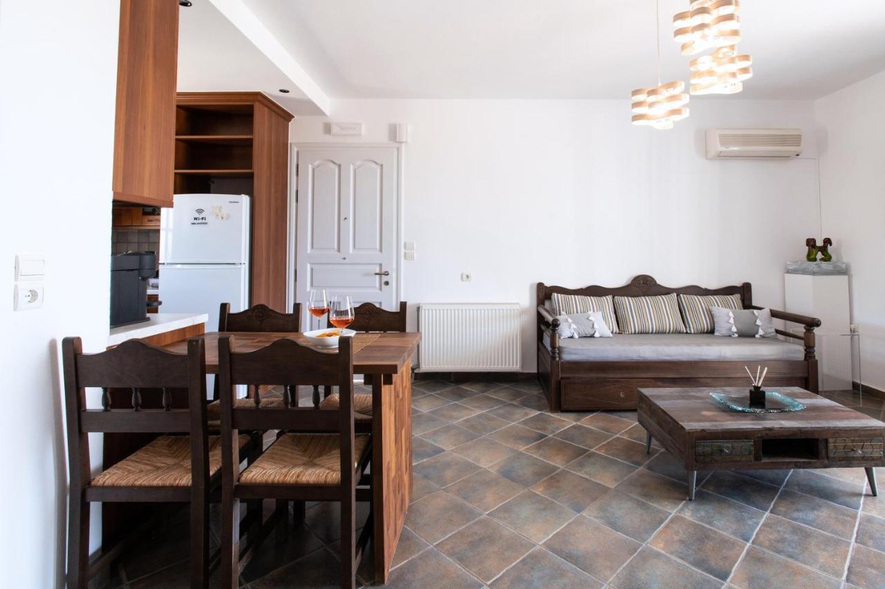 Sea Lilies Suites Plaka  Bagian luar foto