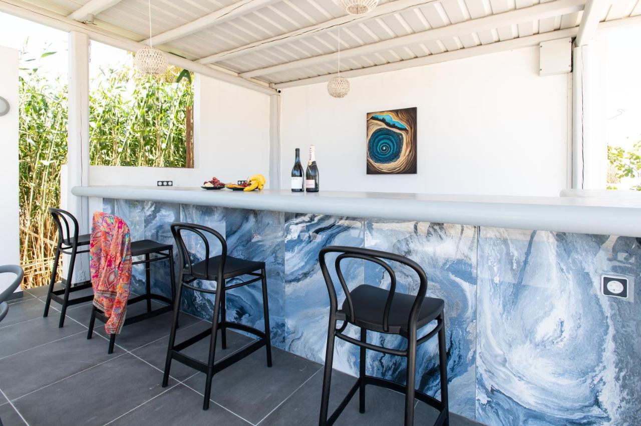 Sea Lilies Suites Plaka  Bagian luar foto