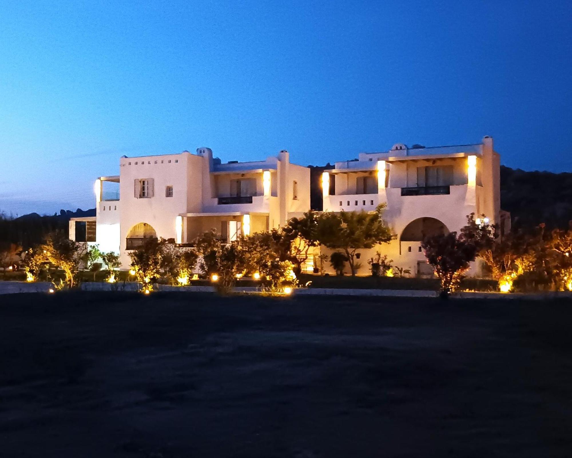 Sea Lilies Suites Plaka  Bagian luar foto